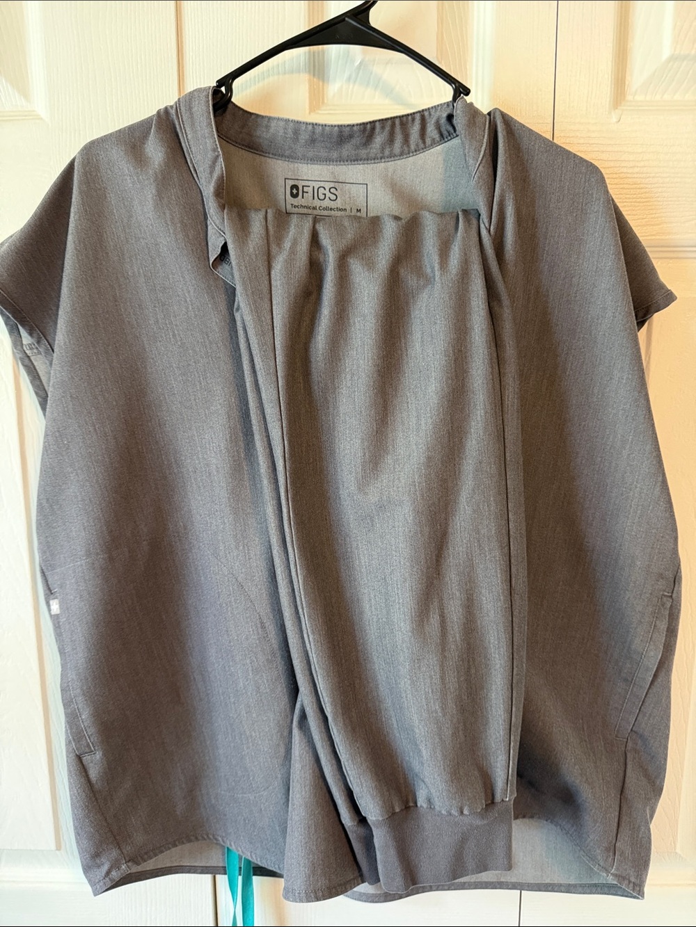 FIGS Women's Charcoal Gray Scrub Set TALL